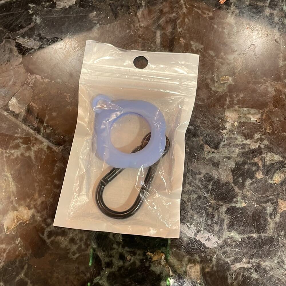 AirTag keychain holder for keys